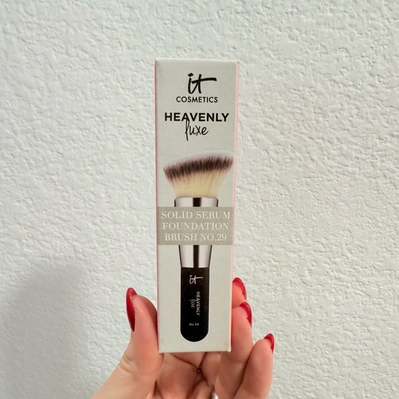 IT Cosmetics Heavenly Luxe Brush No. 29 - Picture 2 of 2